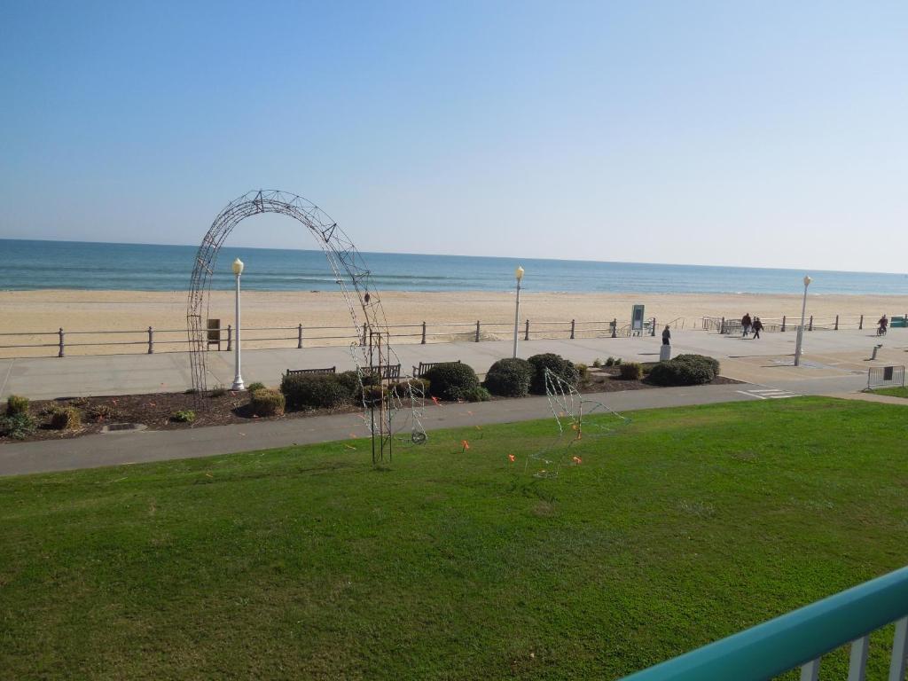 Baymont By Wyndham Virginia Beach Oceanfront מראה חיצוני תמונה
