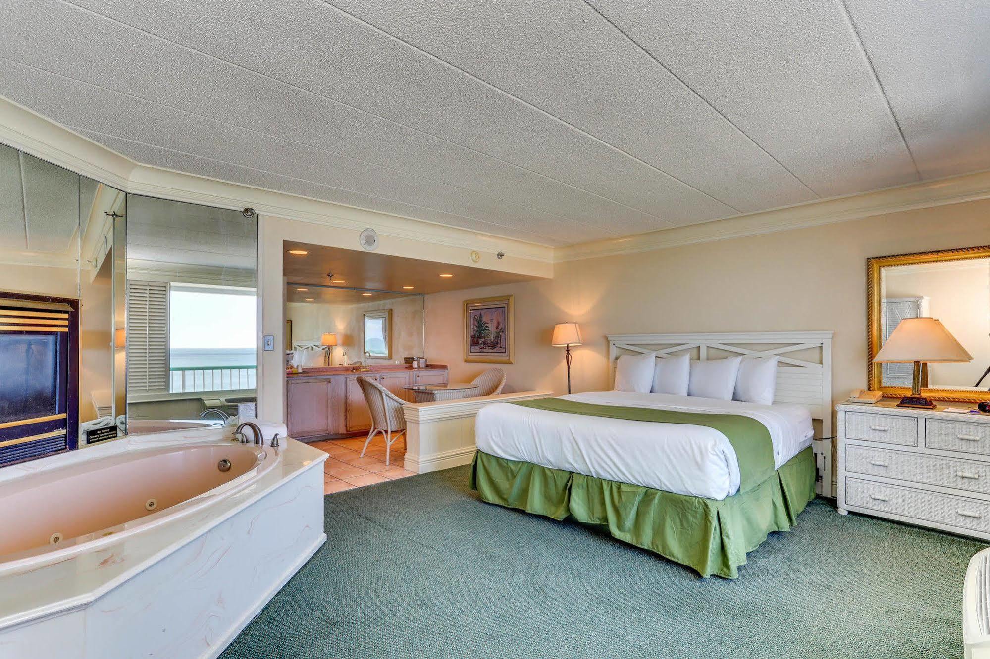 Baymont By Wyndham Virginia Beach Oceanfront מראה חיצוני תמונה